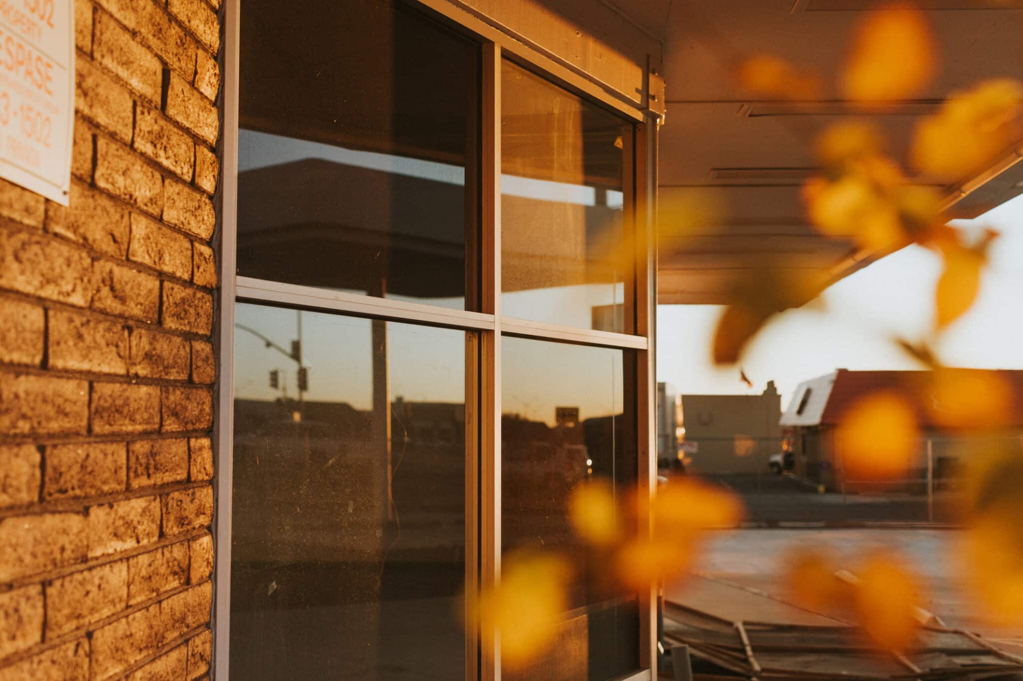 Seamless Glass Windows.