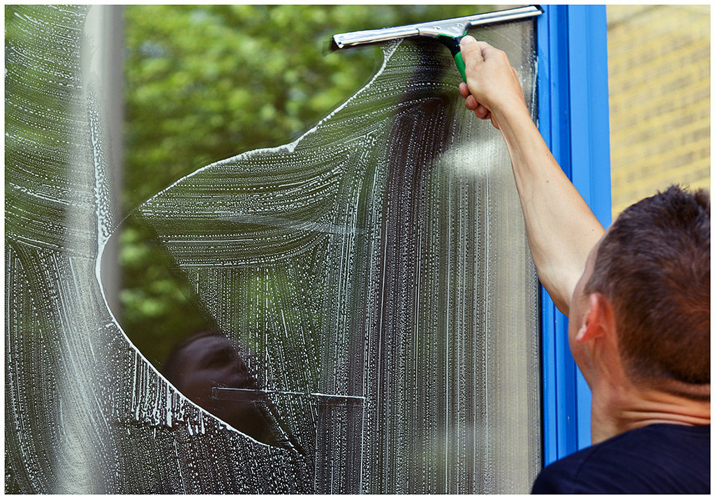 Effective DIY Window Cleaning Tips | Windows in Southlake, TX