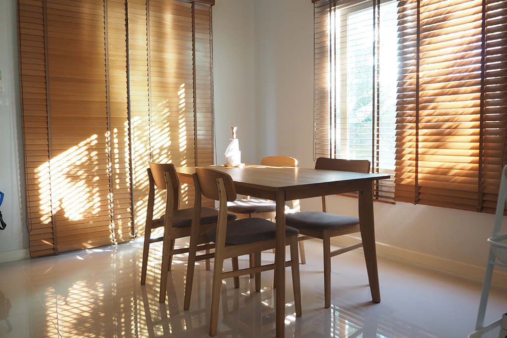 How A Combination Of Blinds And Shutters Can Enhance Your Home’s Aesthetics And Functionality
