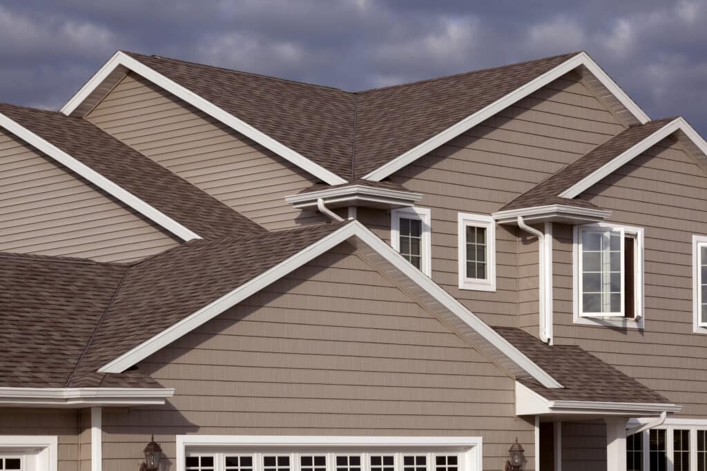 Pros and Cons of Different Vinyl Siding Profiles 